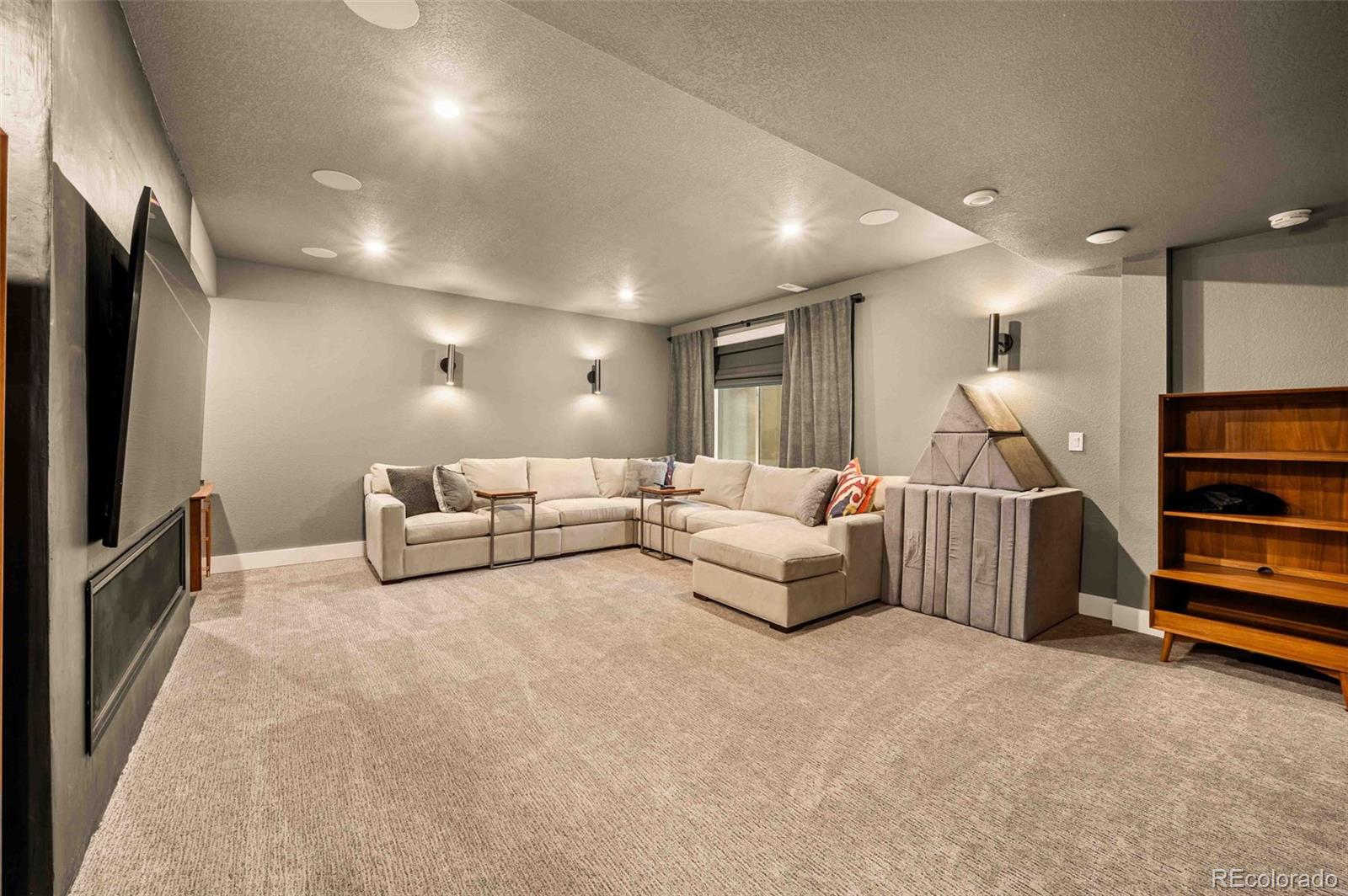 8378 Arapahoe Peak Street