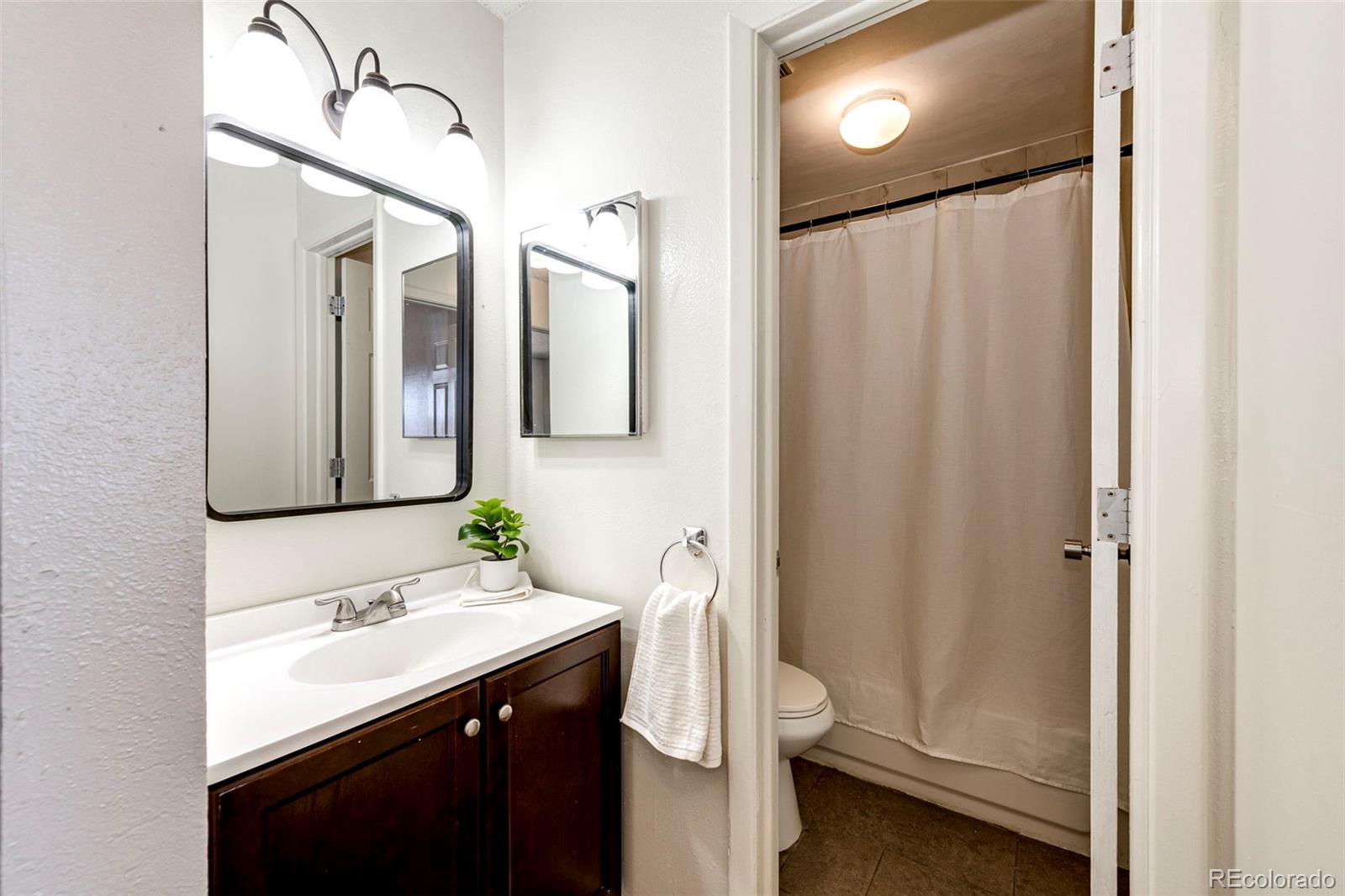 2225 S Jasmine Street Unit: 308