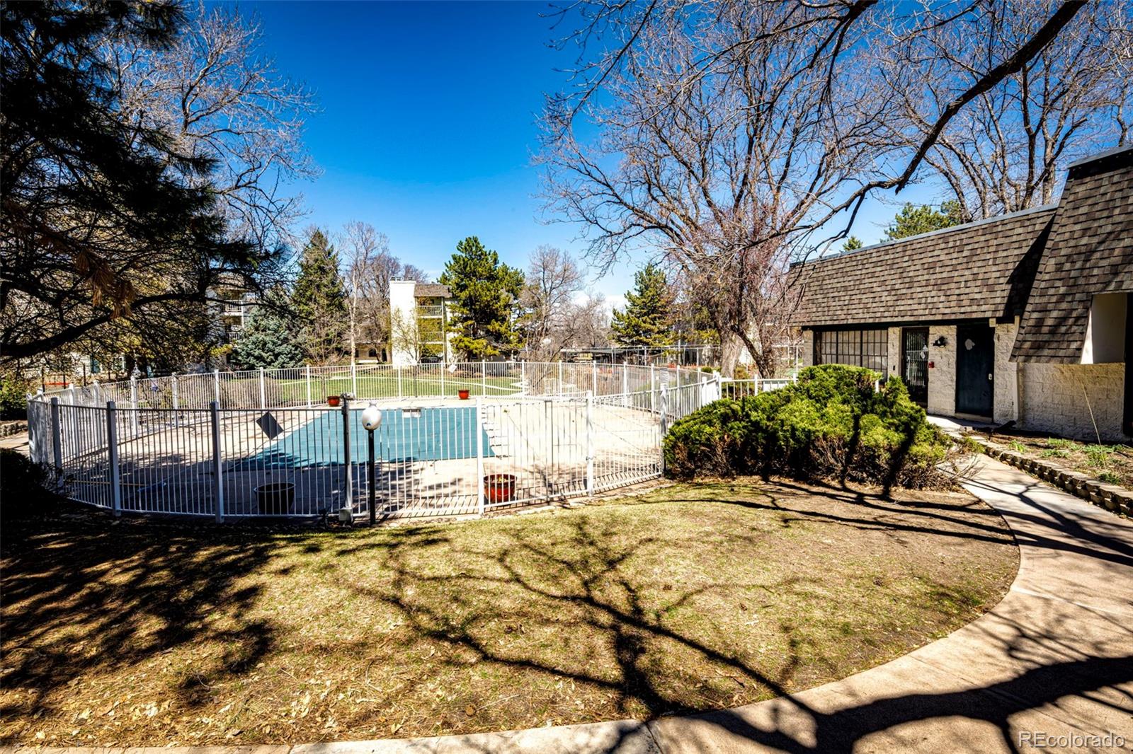 2225 S Jasmine Street Unit: 308