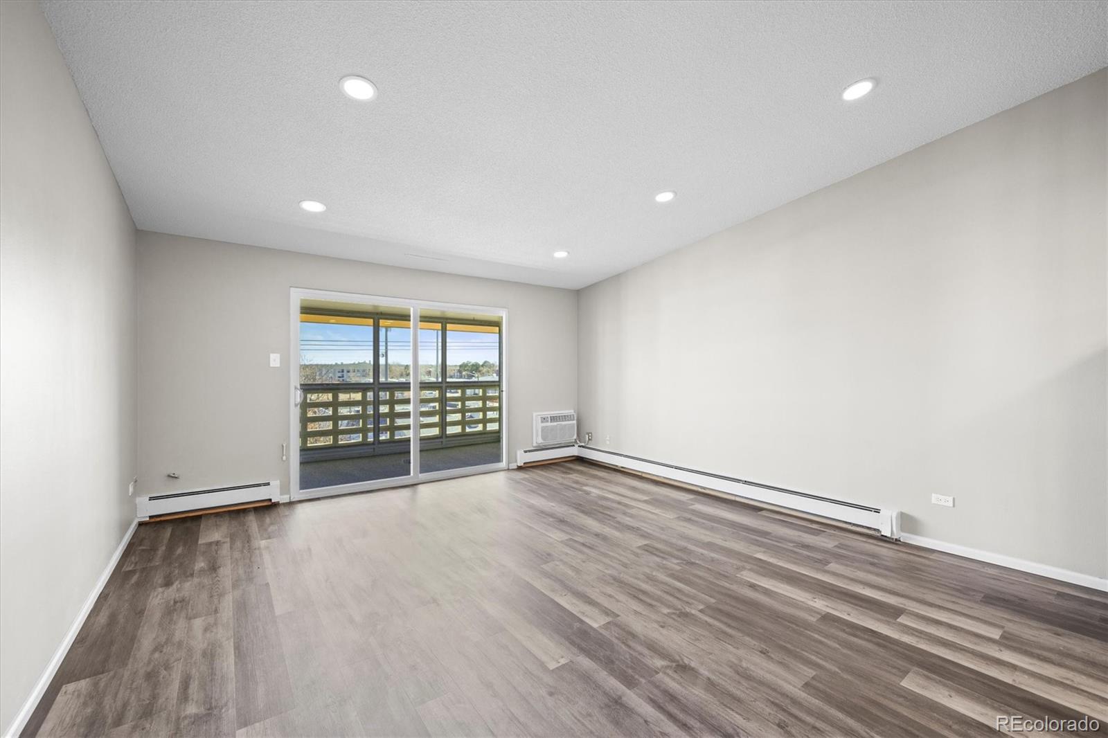 495 S Dayton Street Unit: 1D