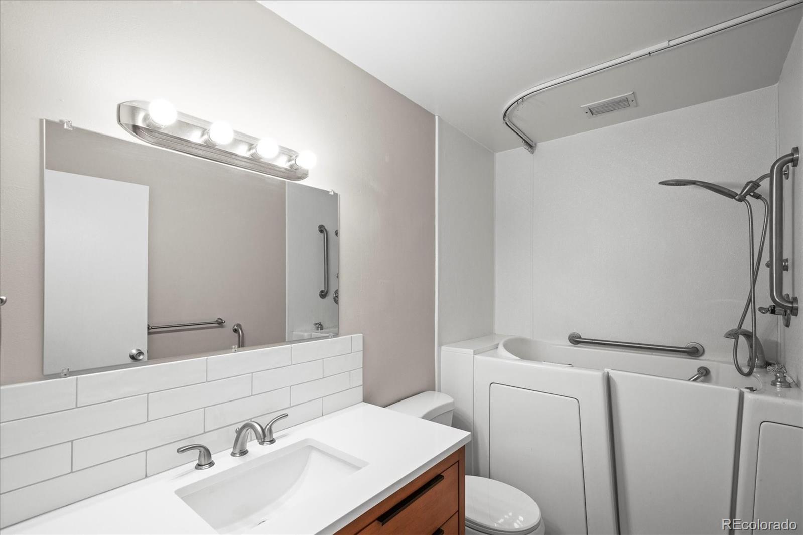495 S Dayton Street Unit: 1D