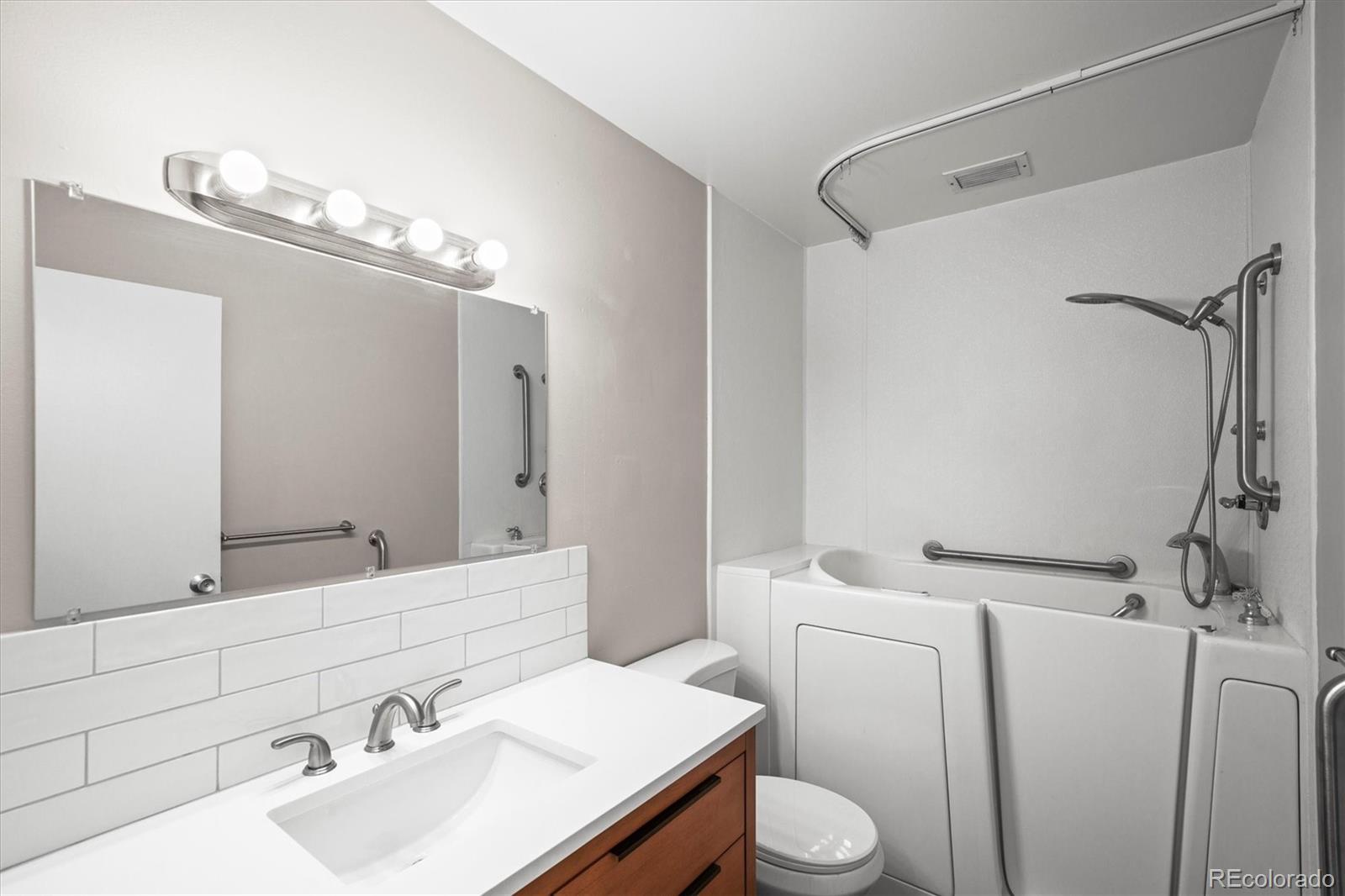495 S Dayton Street Unit: 1D