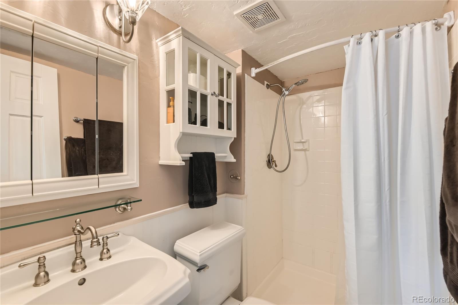 19062 E Oxford Drive