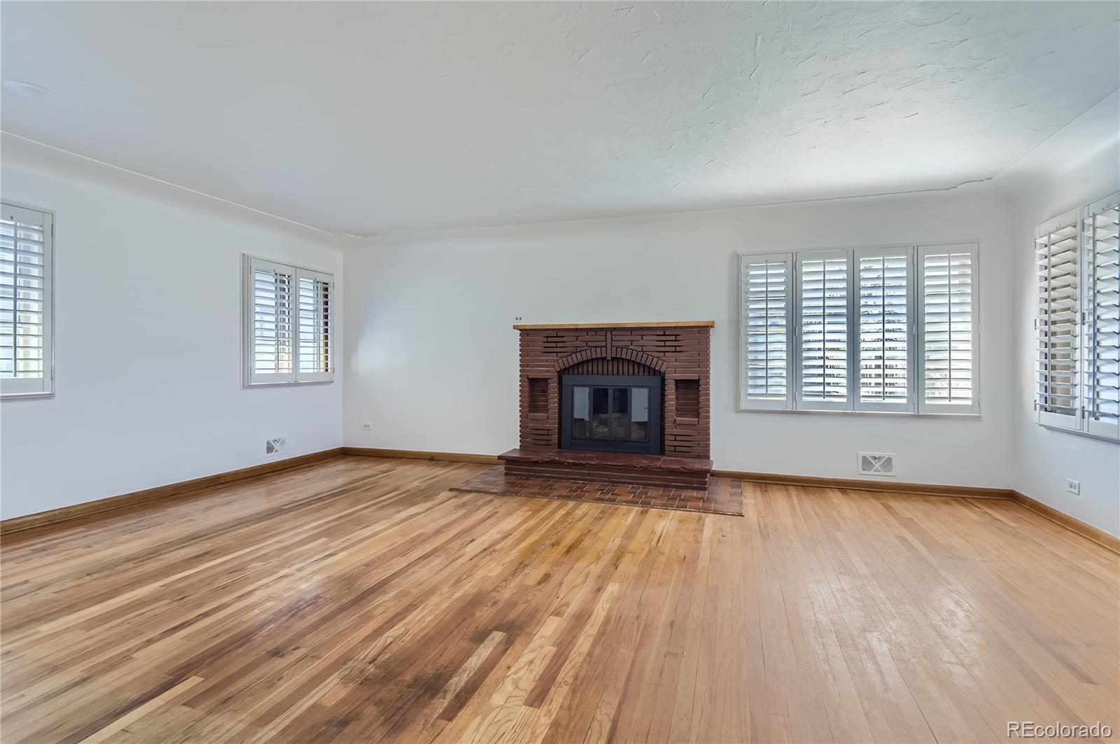 4912 S Galapago Street