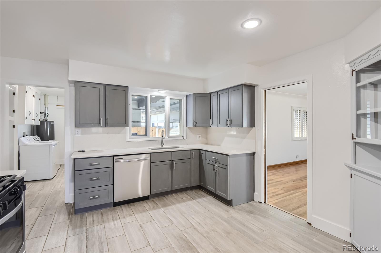 4912 S Galapago Street