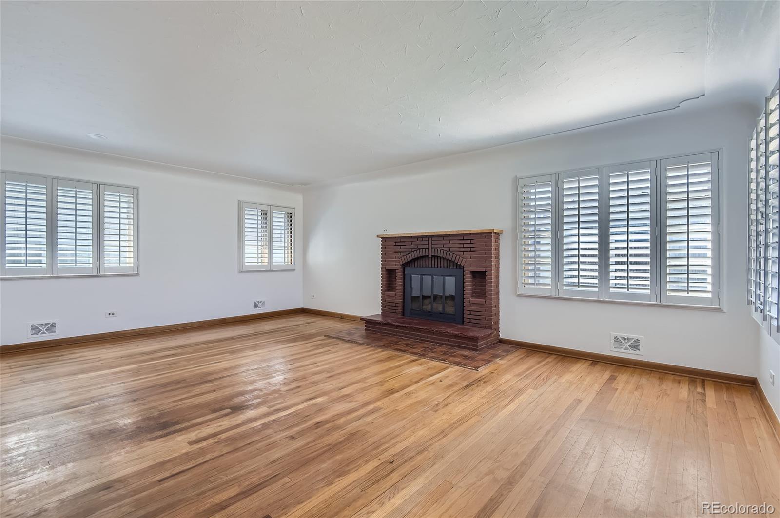 4912 S Galapago Street