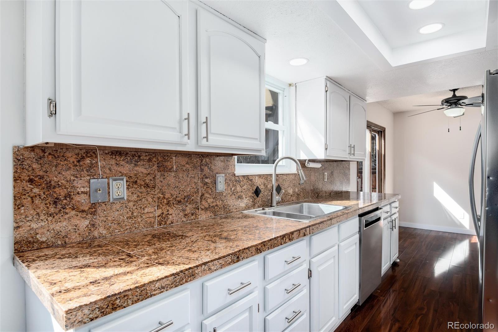 10113 W Caley Avenue