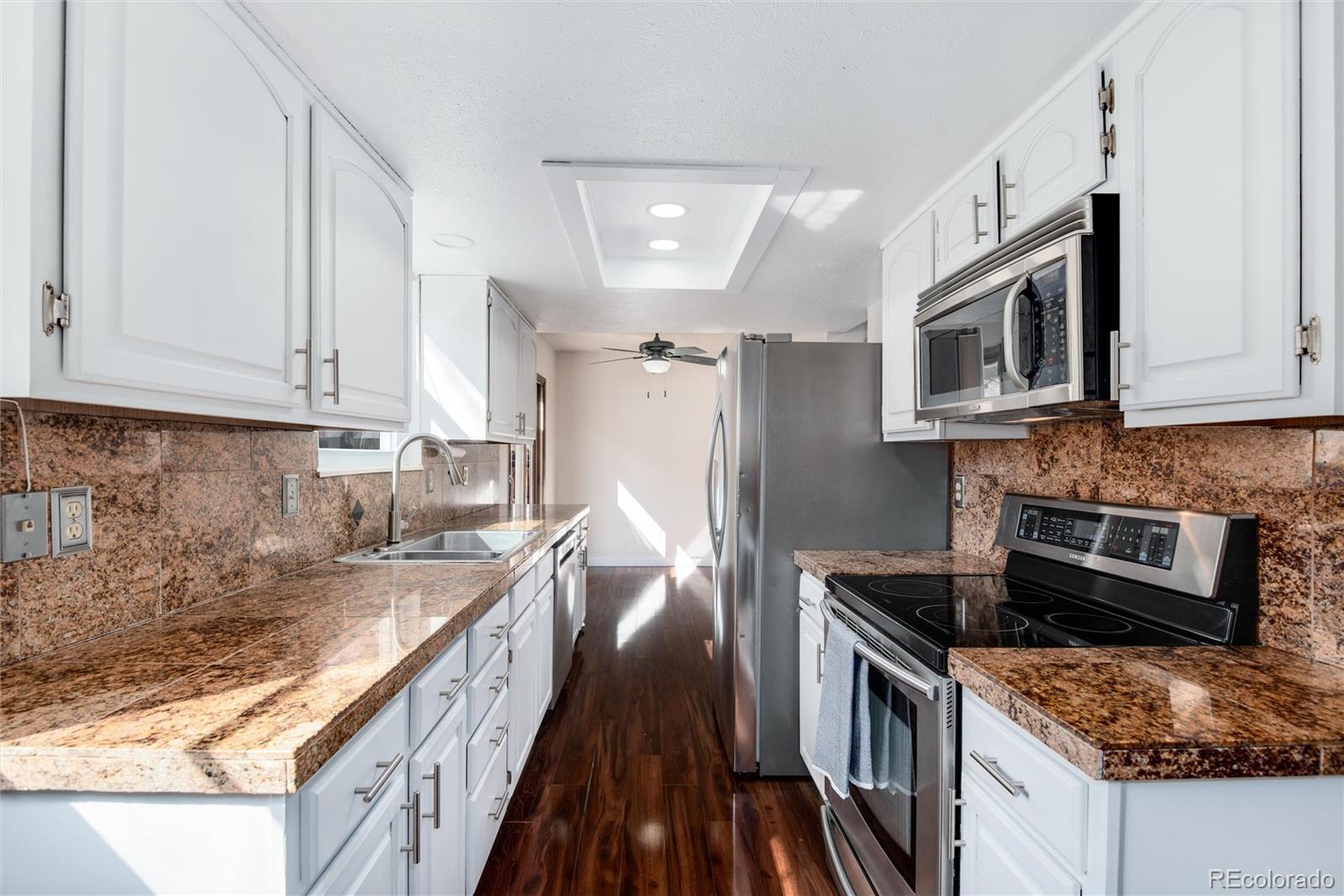 10113 W Caley Avenue