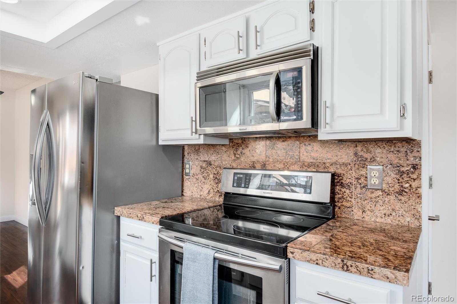 10113 W Caley Avenue