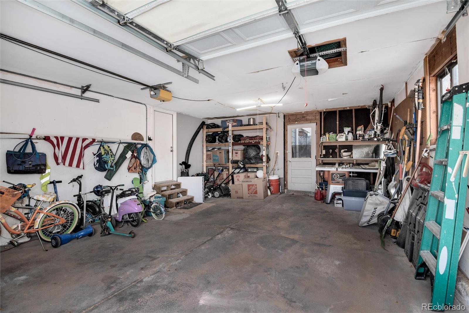 10113 W Caley Avenue