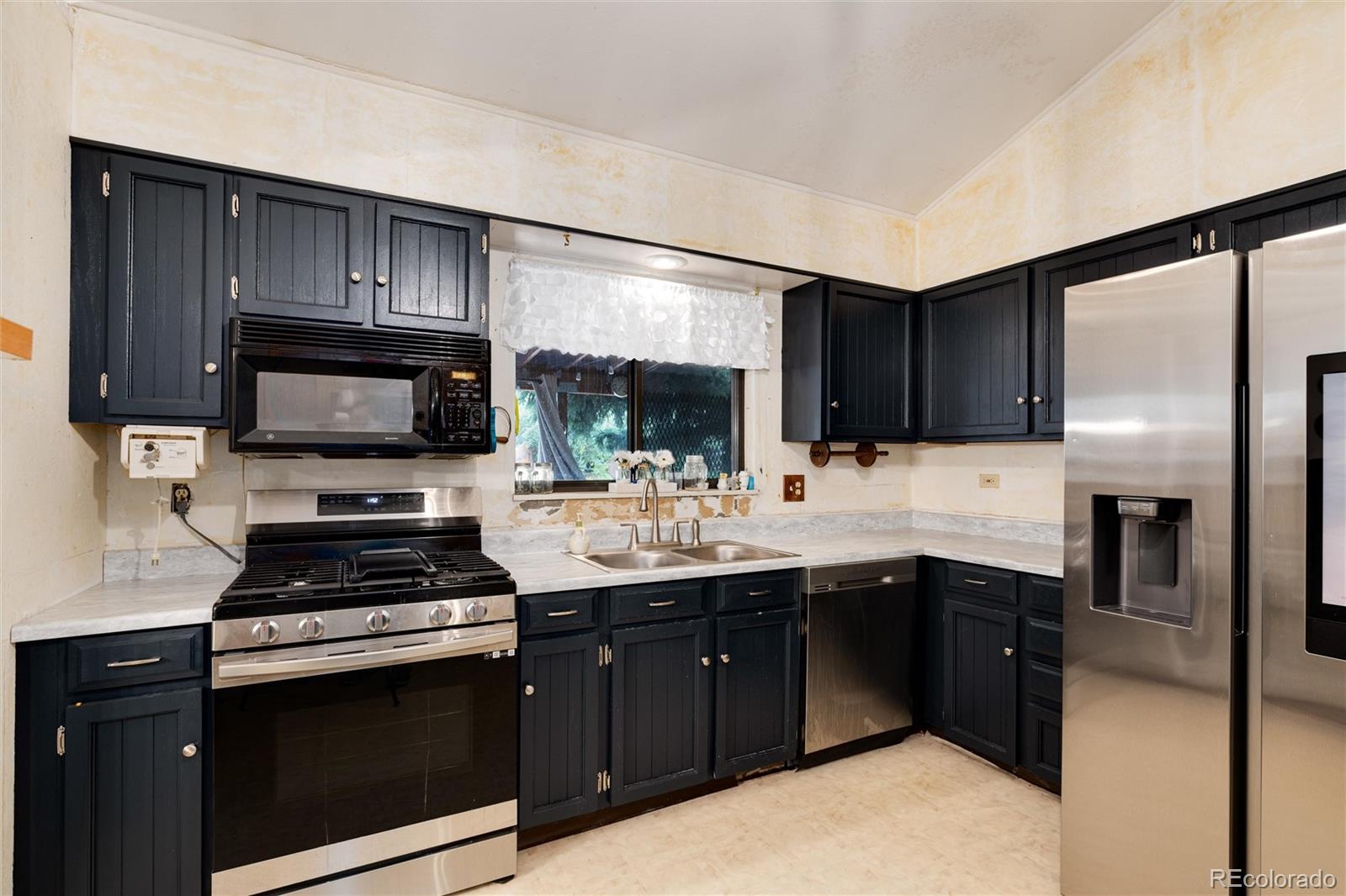 14707 E Stanford Place