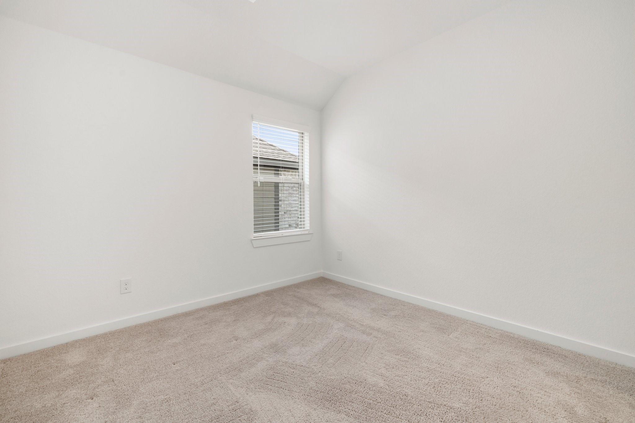 997 Newport Creek Dr