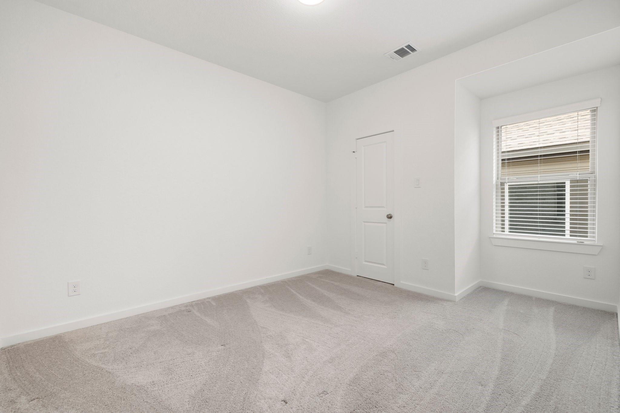 997 Newport Creek Dr