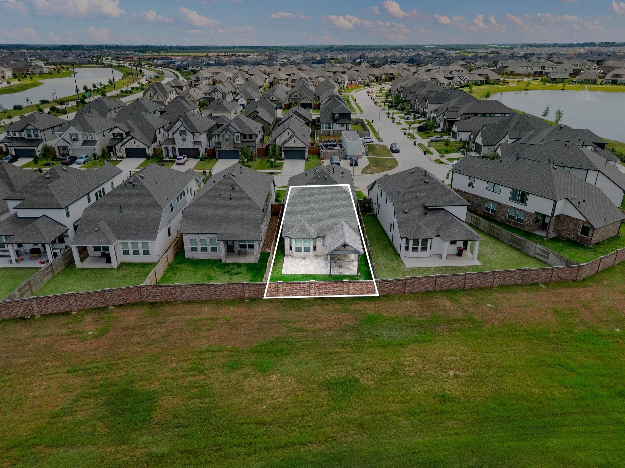 997 Newport Creek Dr