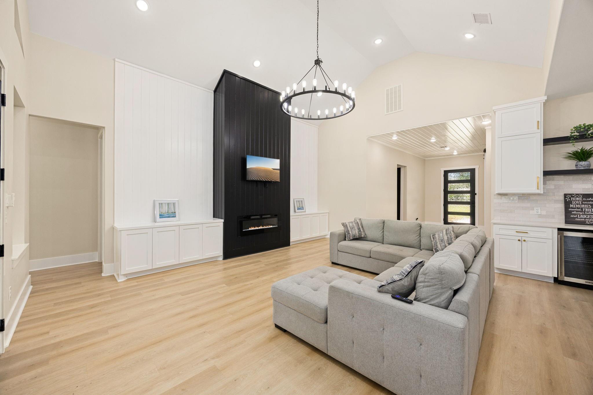 7321 Ponderosa Dr