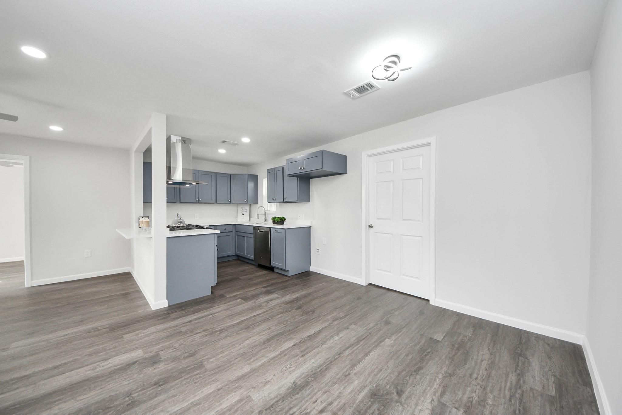 6511 Mohawk Street