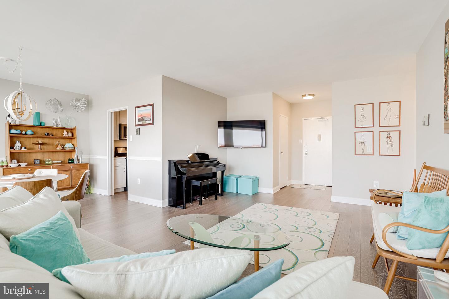 4141 N Henderson Road Unit: 1016