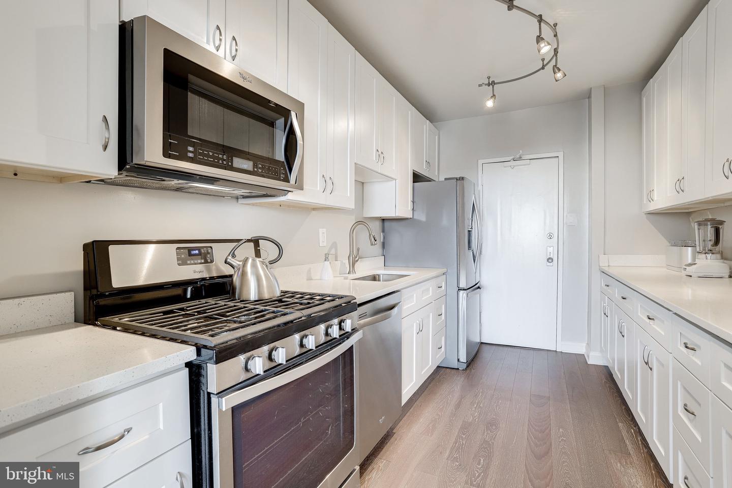 4141 N Henderson Road Unit: 1016