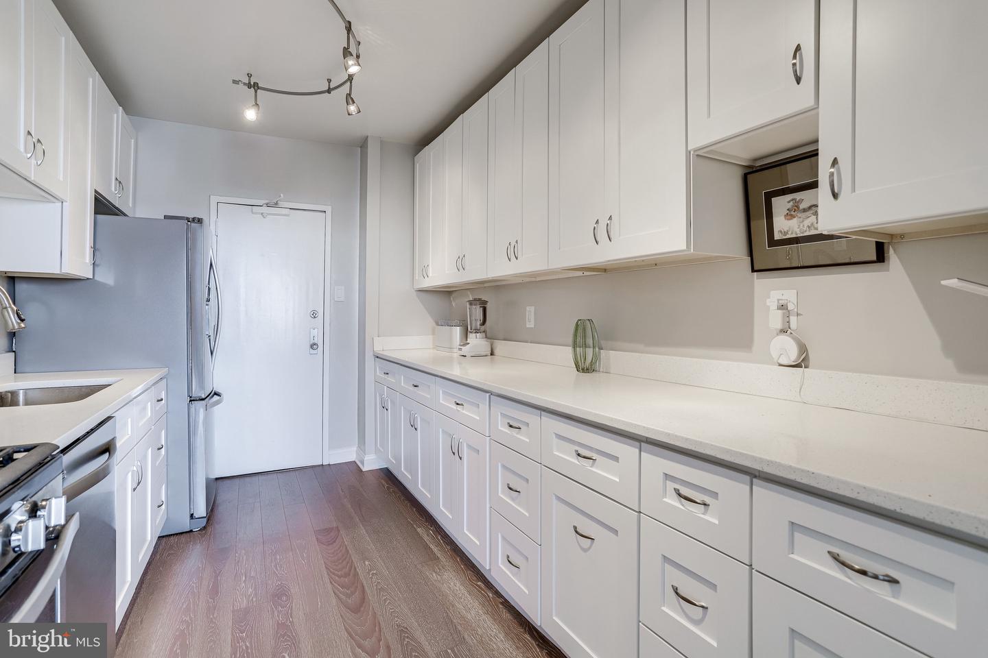 4141 N Henderson Road Unit: 1016