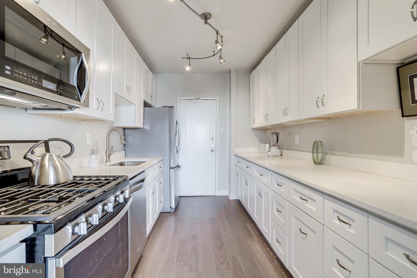 4141 N Henderson Road Unit: 1016
