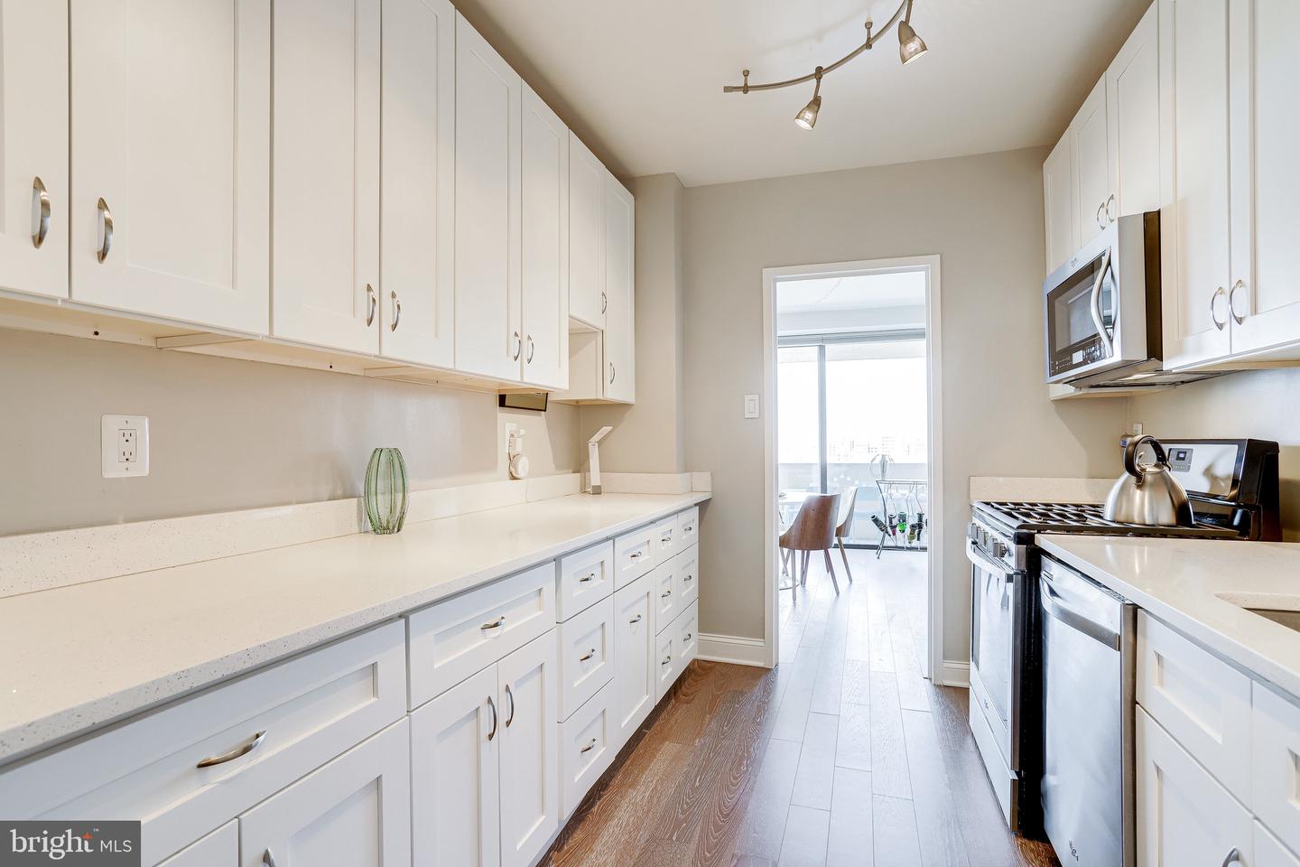 4141 N Henderson Road Unit: 1016