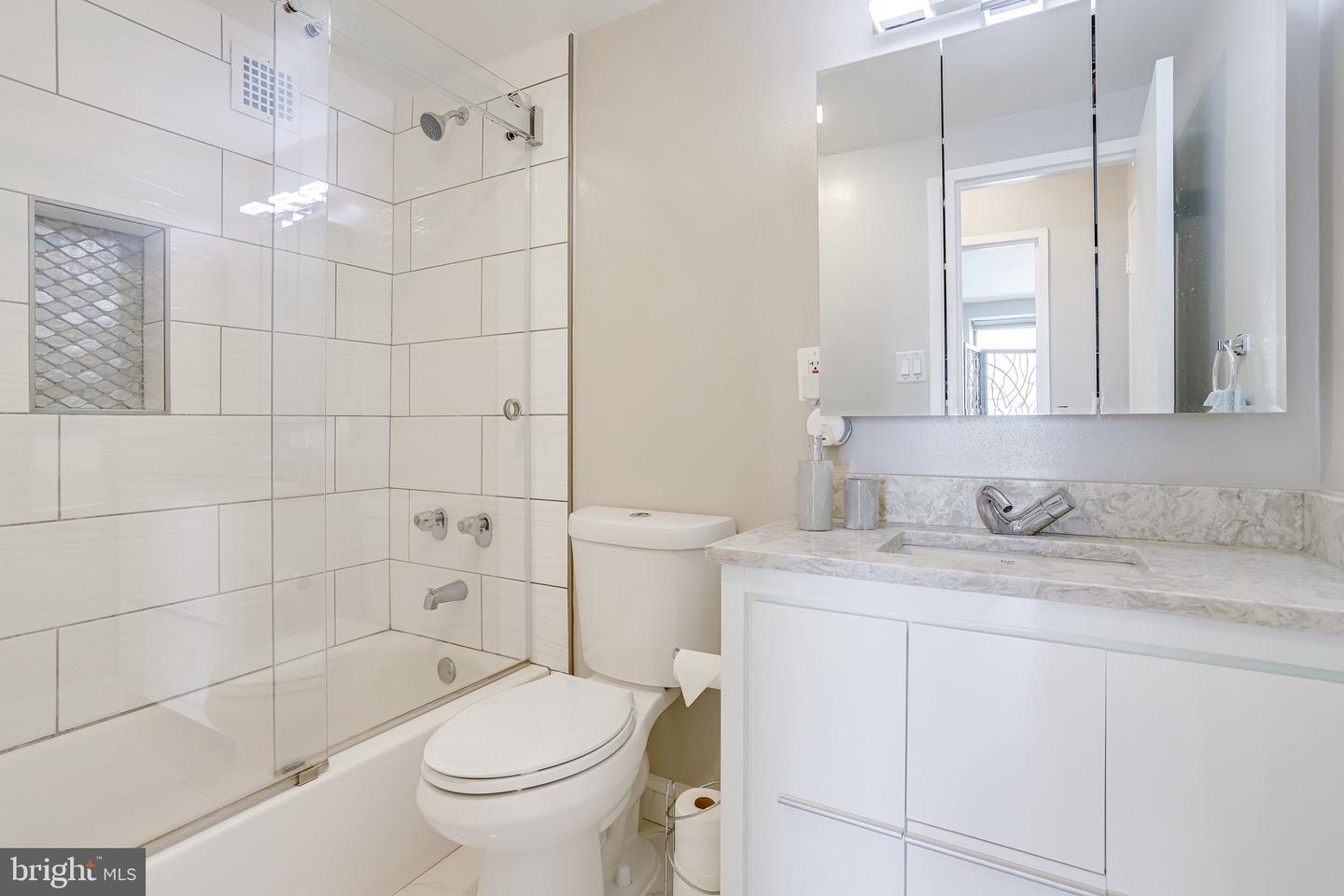 4141 N Henderson Road Unit: 1016