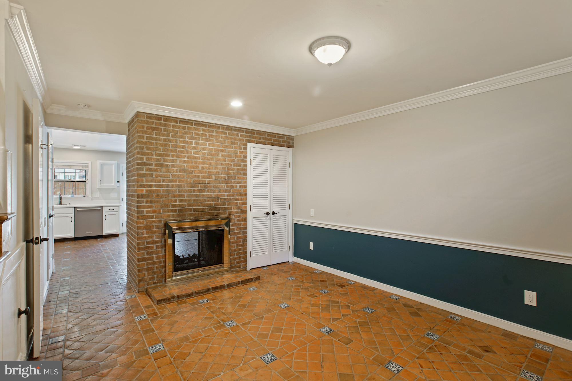 1225 MICHIGAN CT