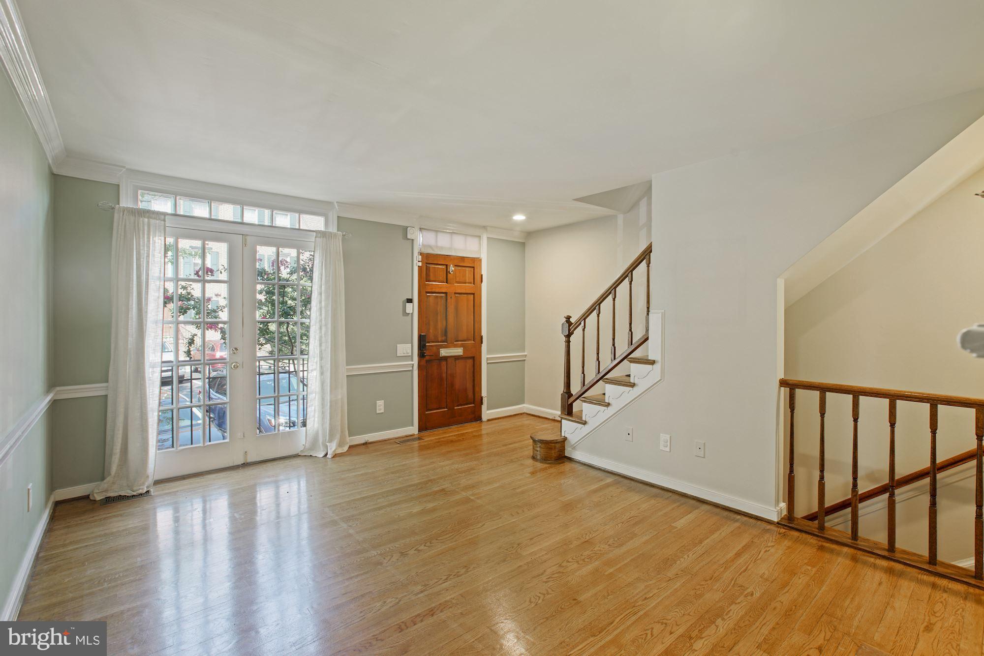 1225 MICHIGAN CT