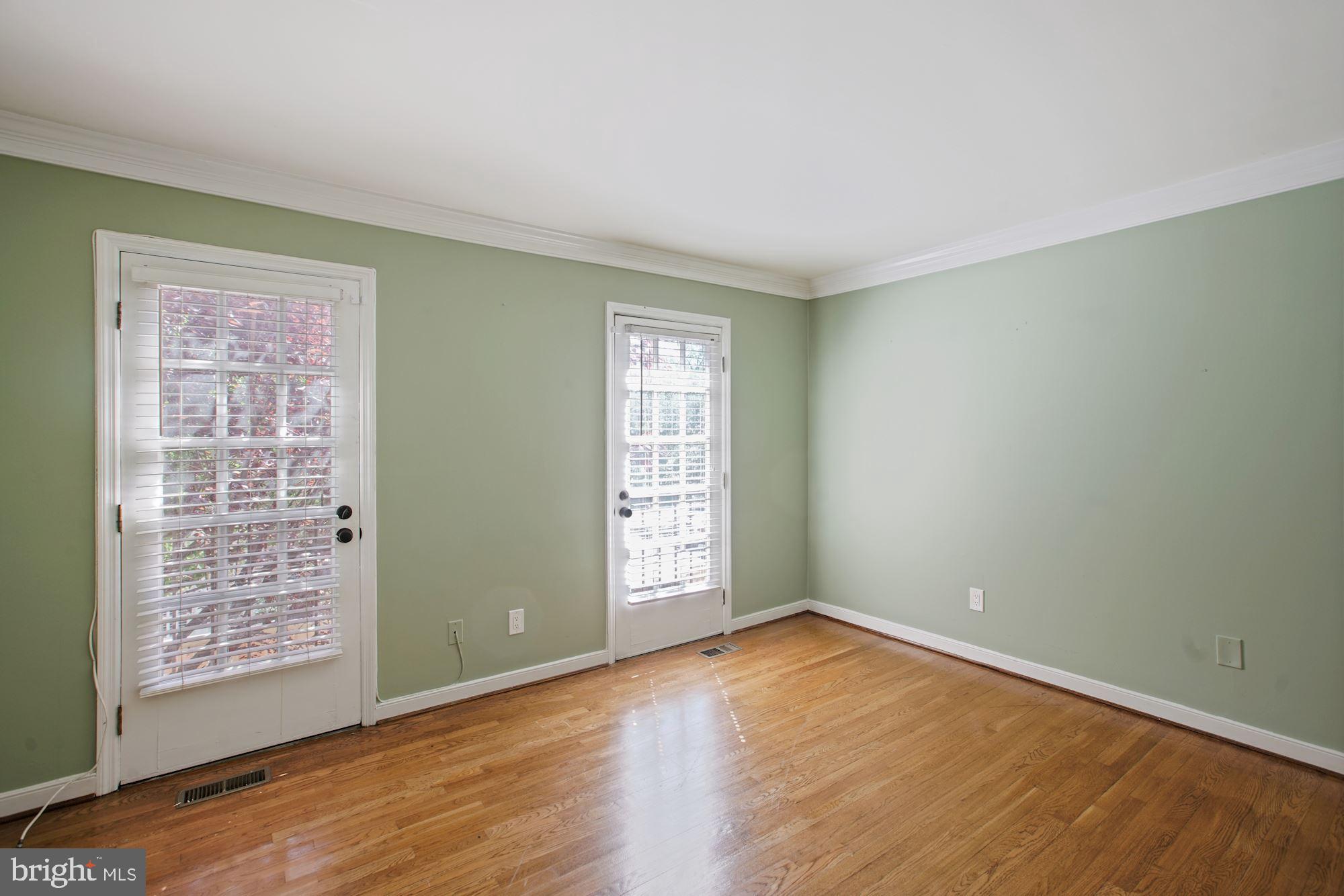 1225 MICHIGAN CT