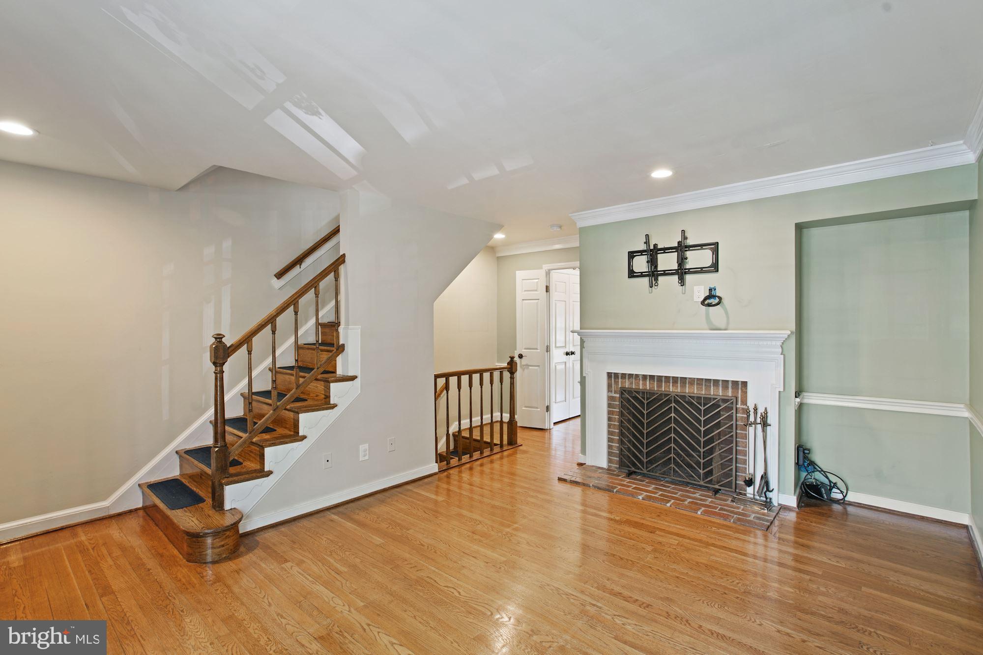 1225 MICHIGAN CT