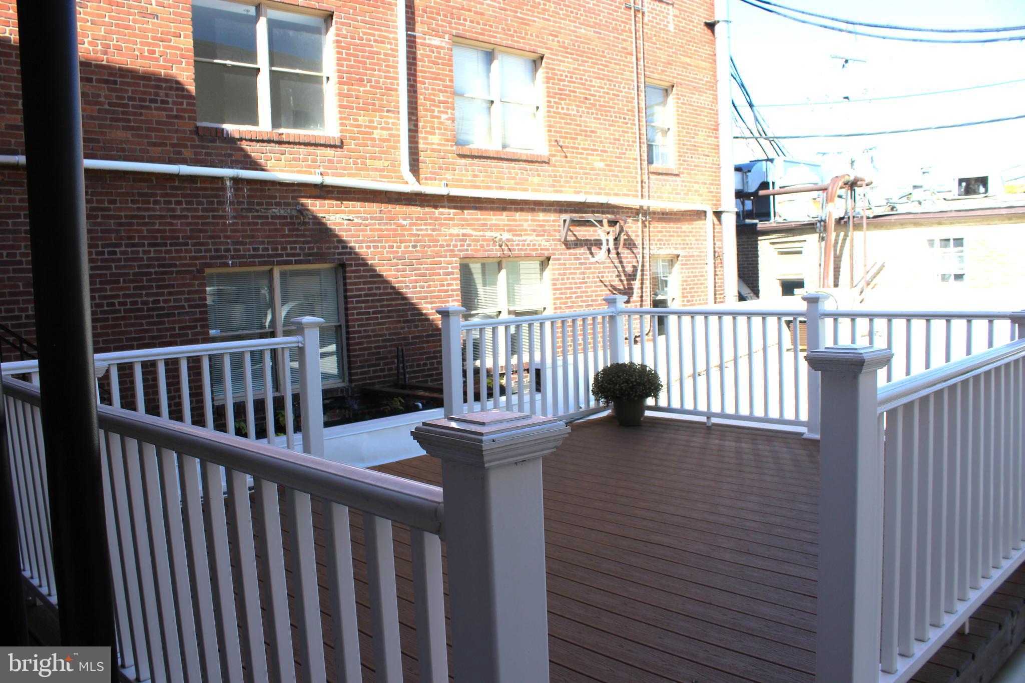 809 1/2 KING STREET 3