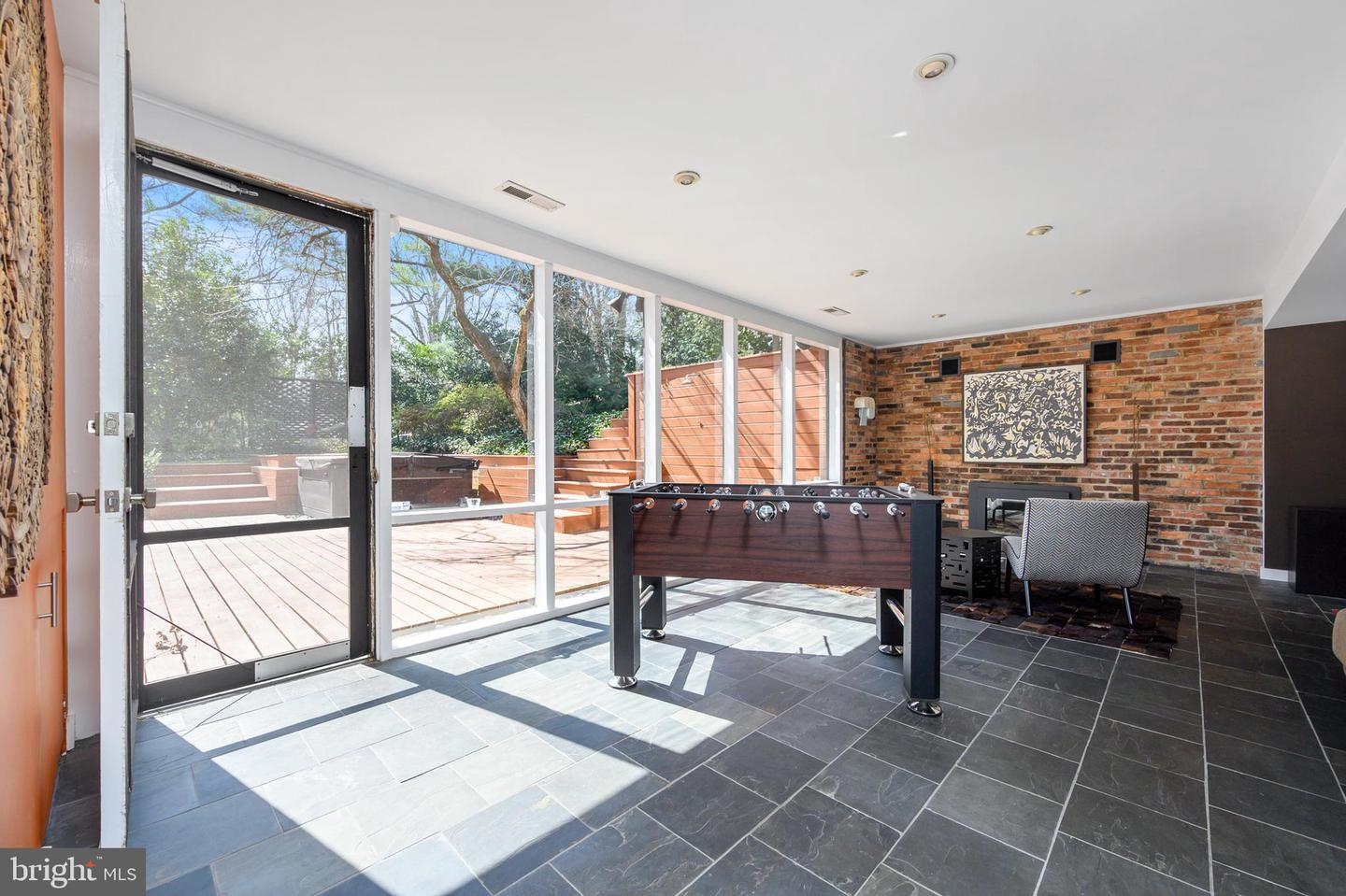 2108 Popkins Ln