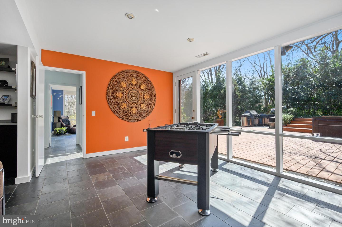 2108 Popkins Ln