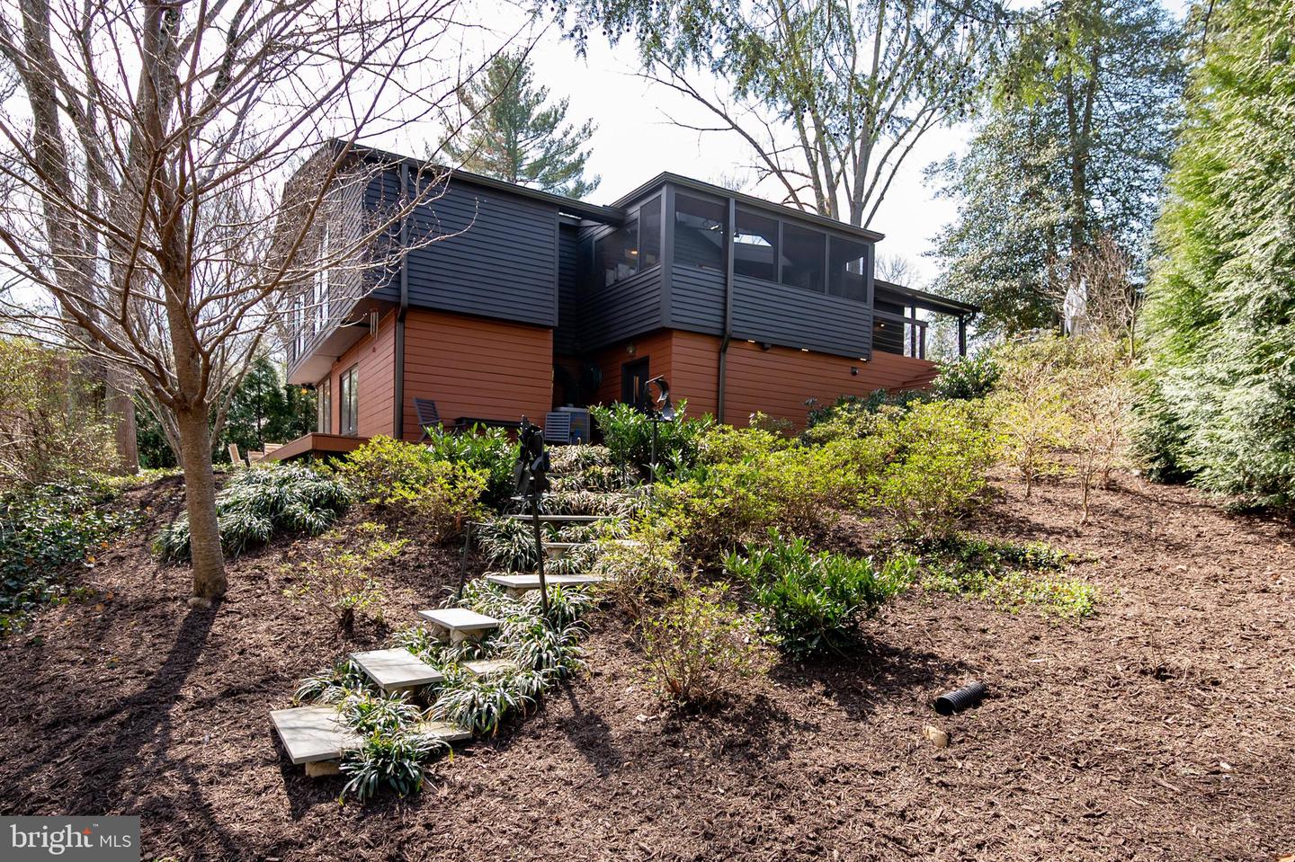 2108 Popkins Ln