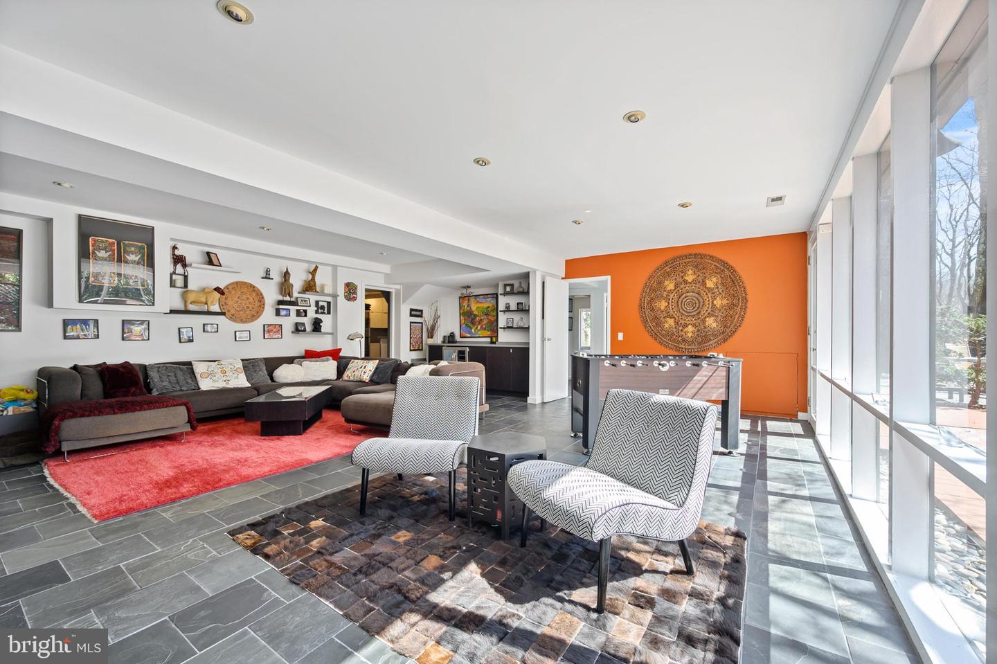2108 Popkins Ln