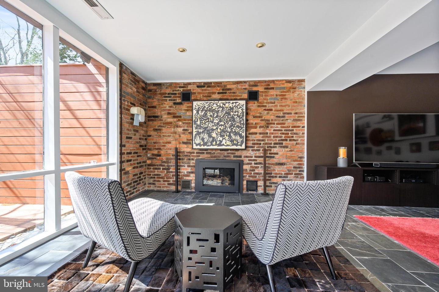 2108 Popkins Ln