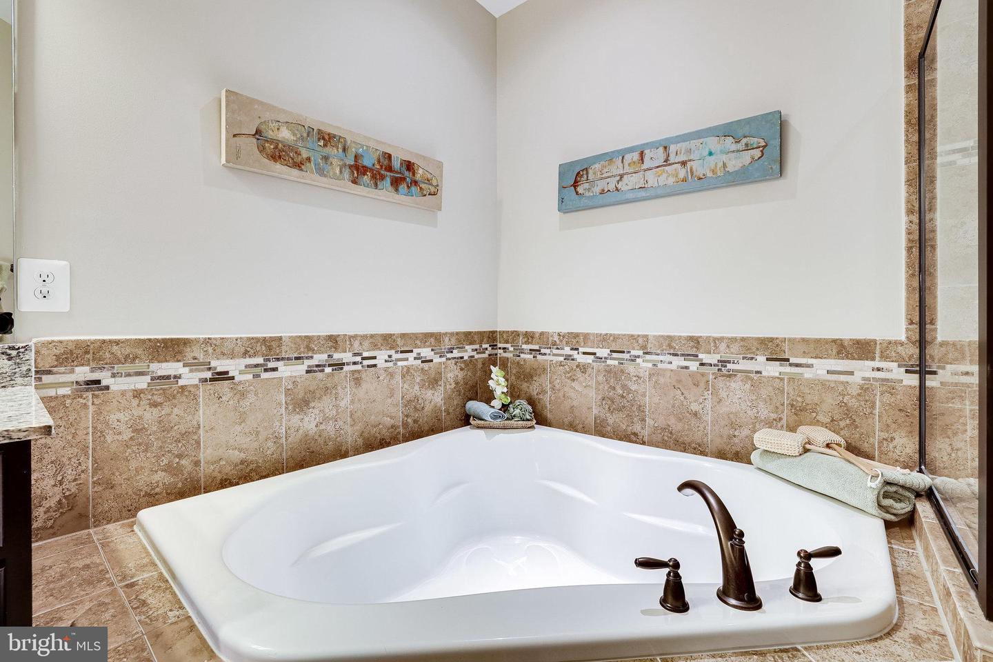 13682 Endeavour Drive Unit: 19D