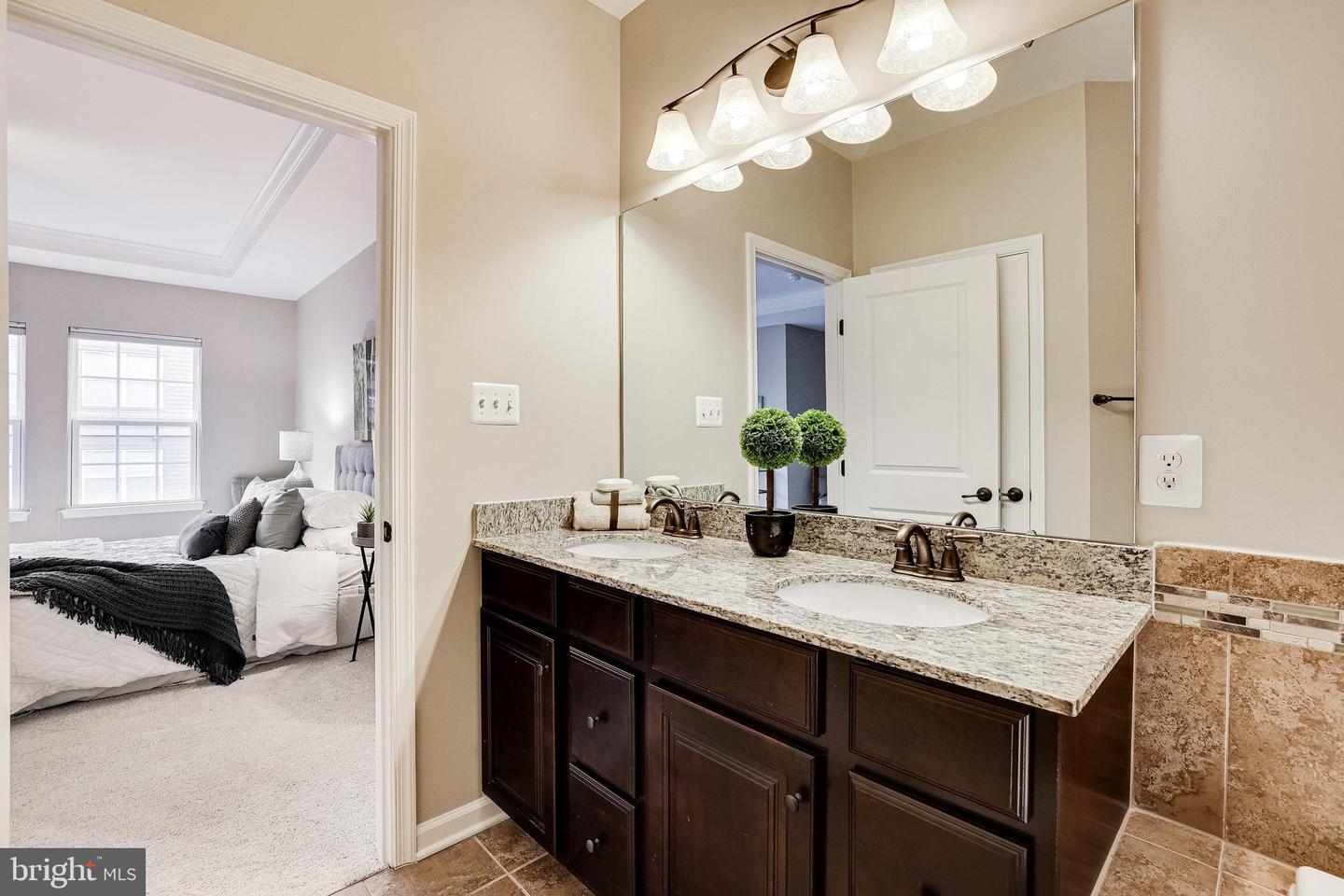 13682 Endeavour Drive Unit: 19D