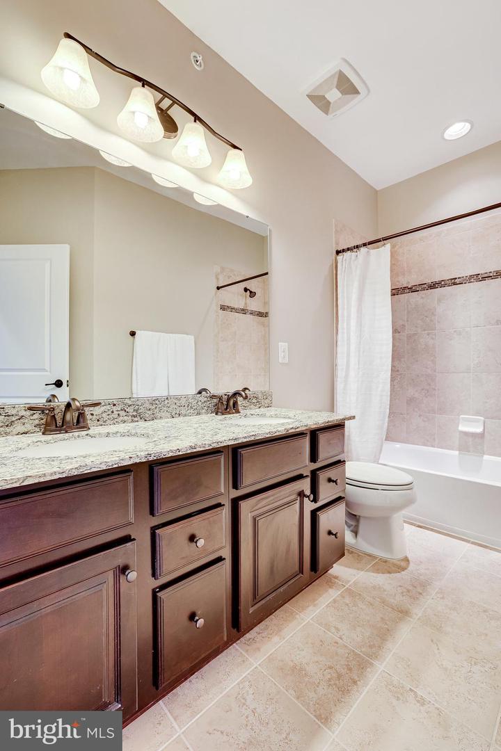 13682 Endeavour Drive Unit: 19D
