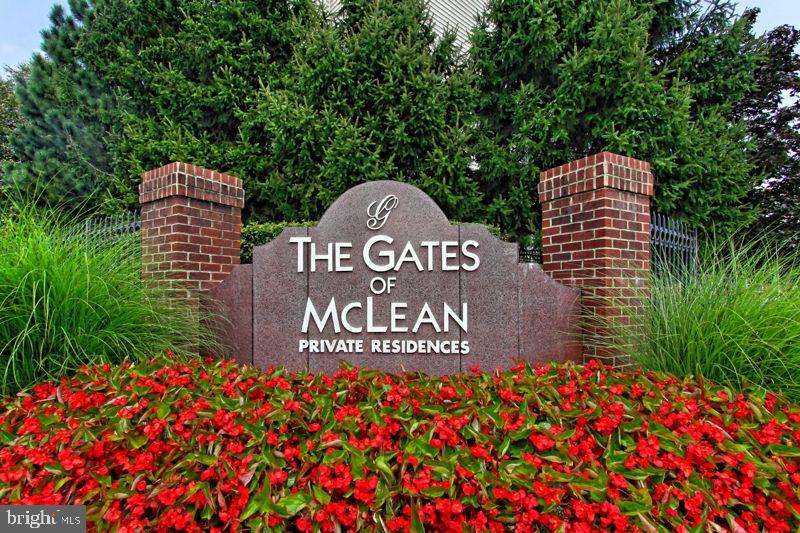1521 Spring Gate Dr #10307