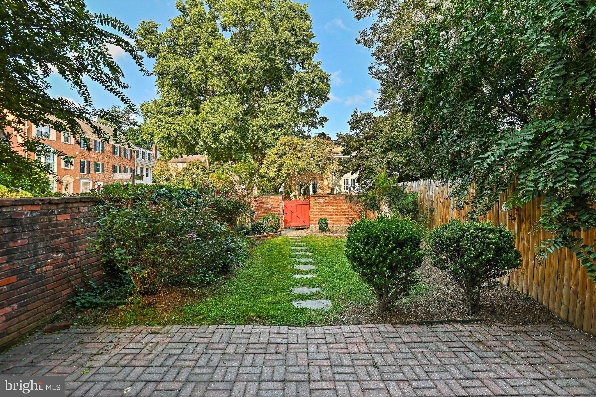 1116 Wimbledon Dr
