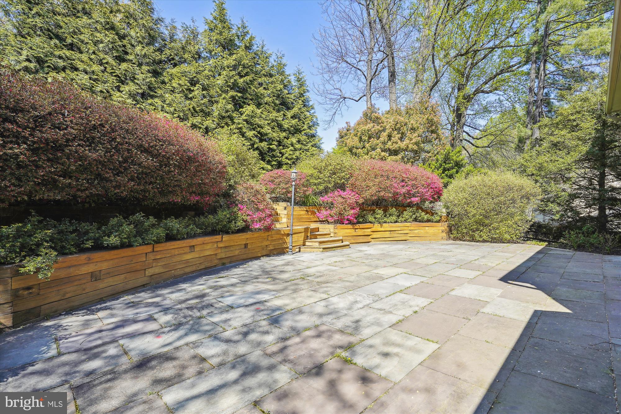 7722 DESDEMONA CT