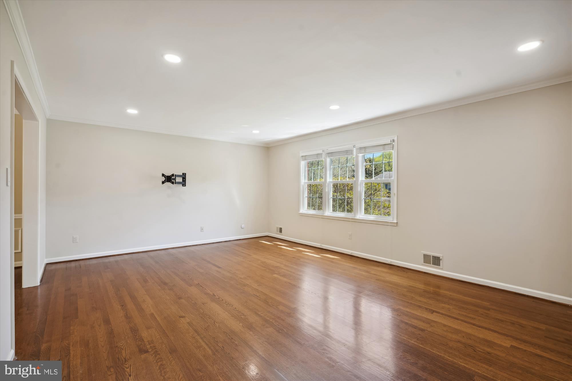 7722 DESDEMONA CT