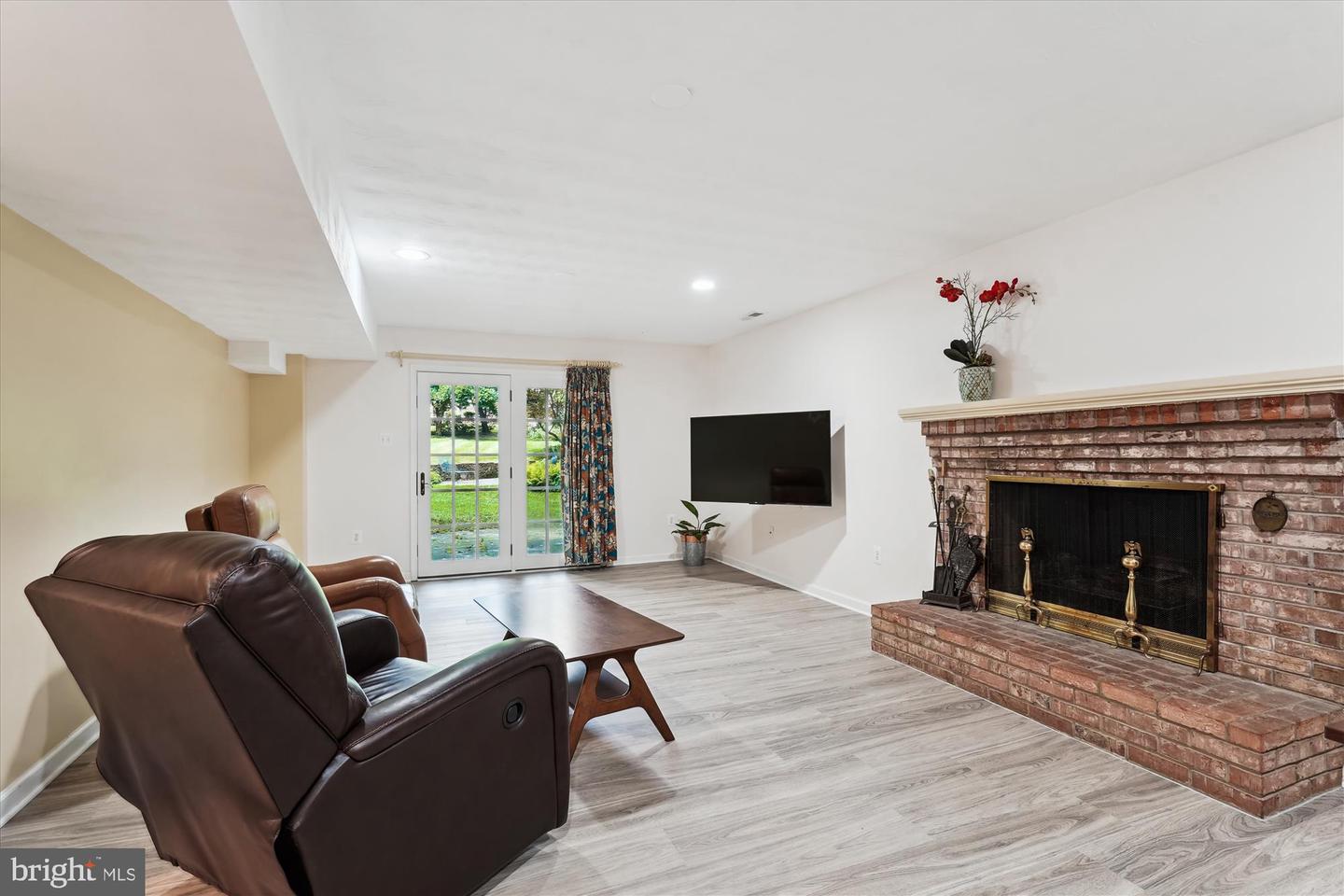 7621 Burford Dr
