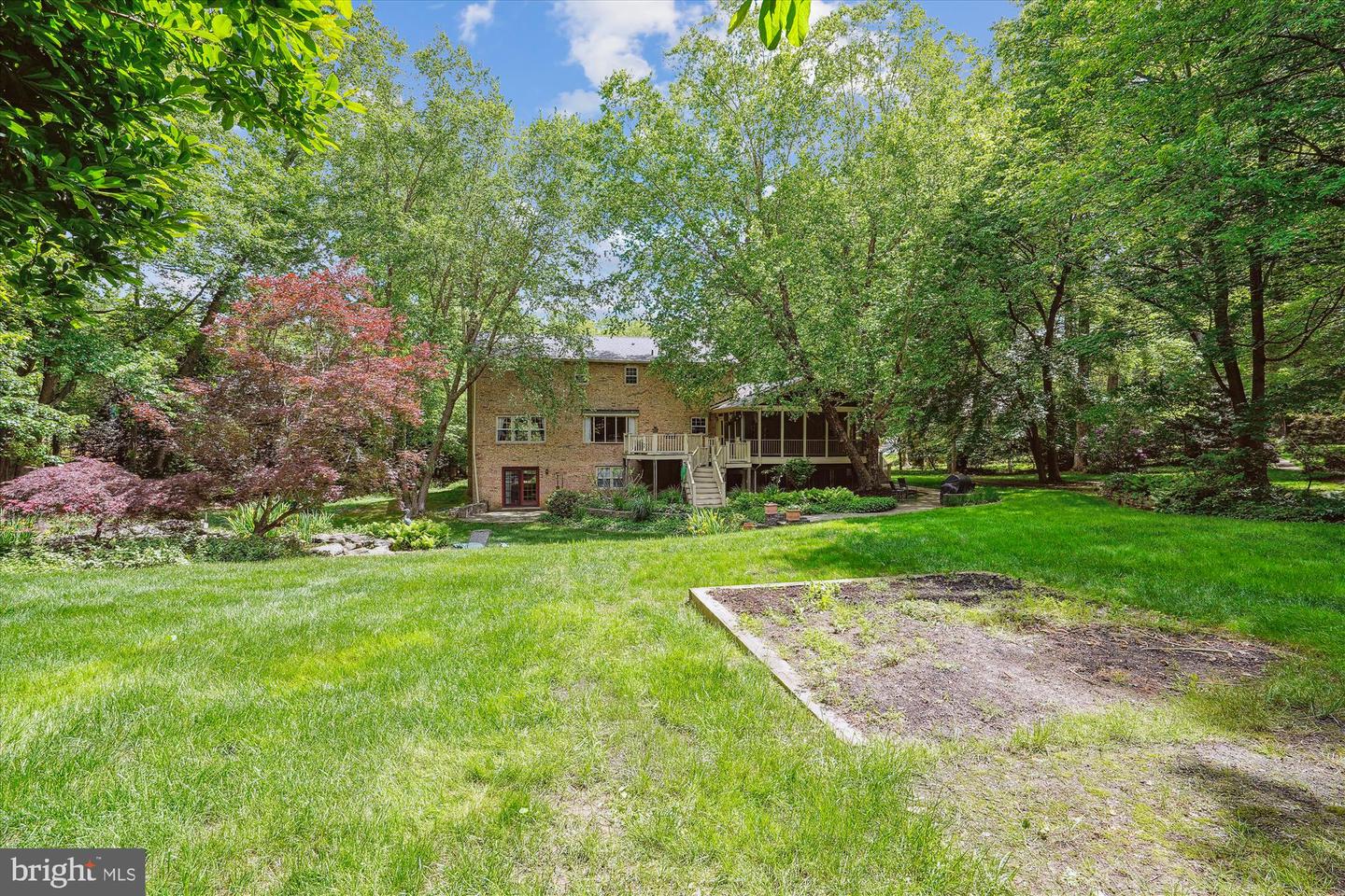 7621 Burford Dr