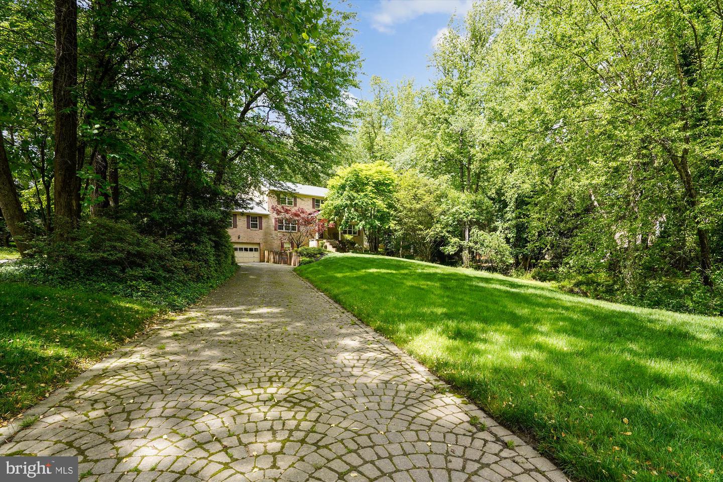 7621 Burford Dr