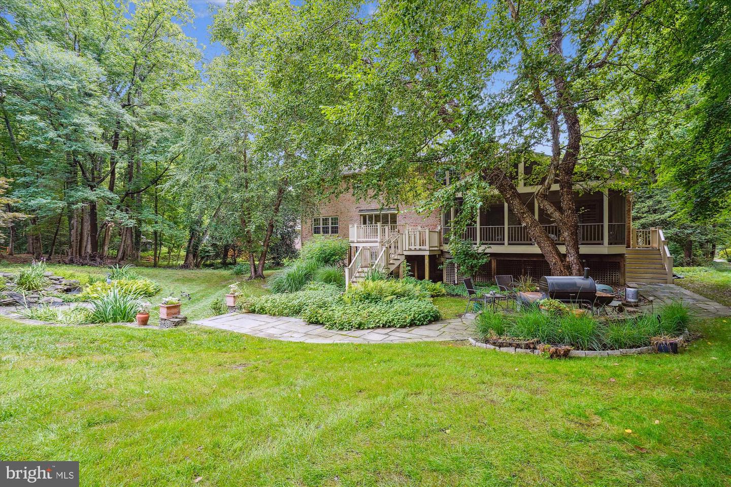 7621 Burford Dr