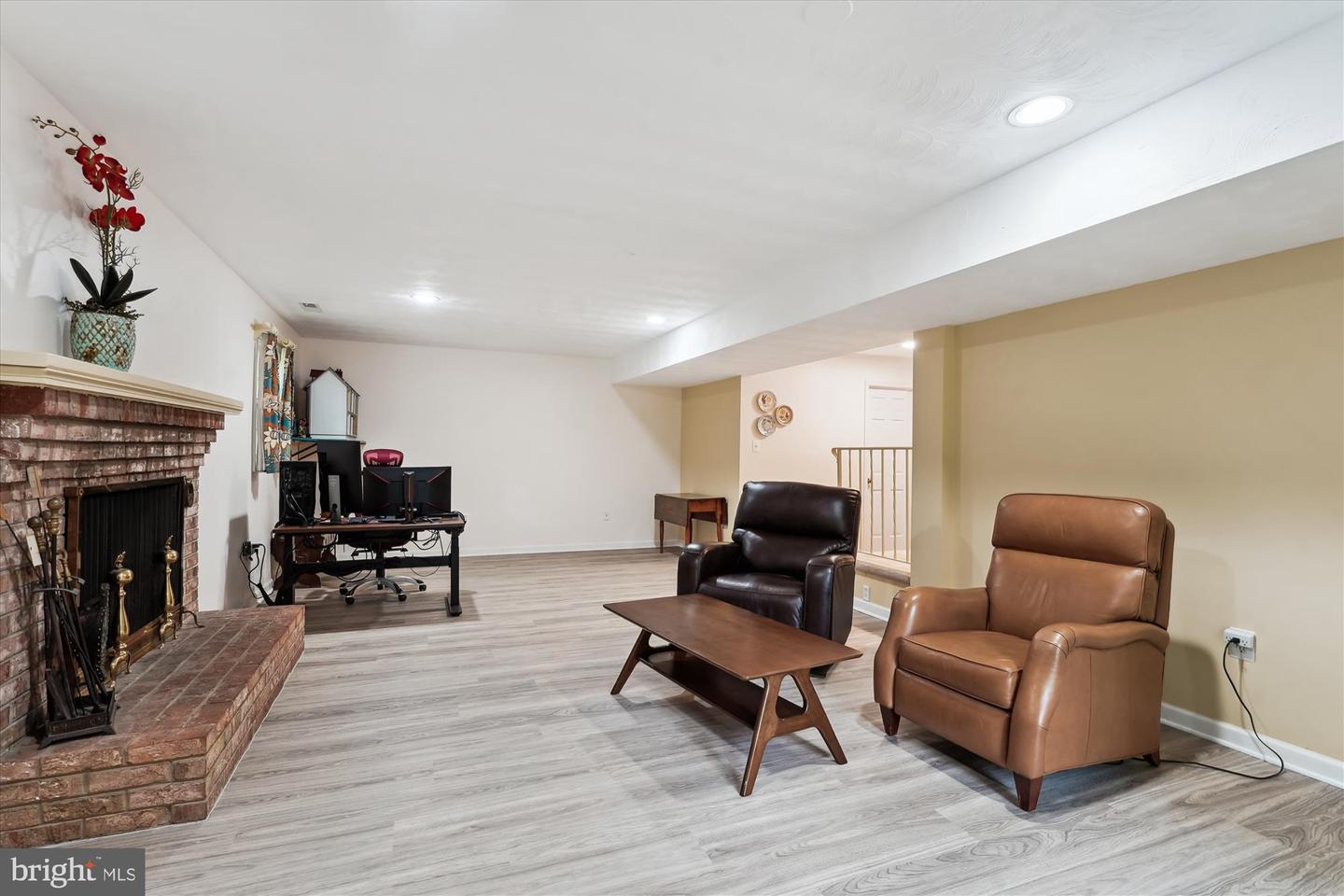 7621 Burford Dr