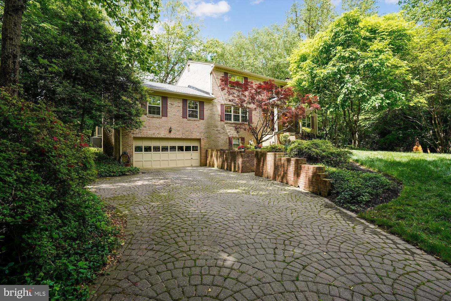 7621 Burford Dr