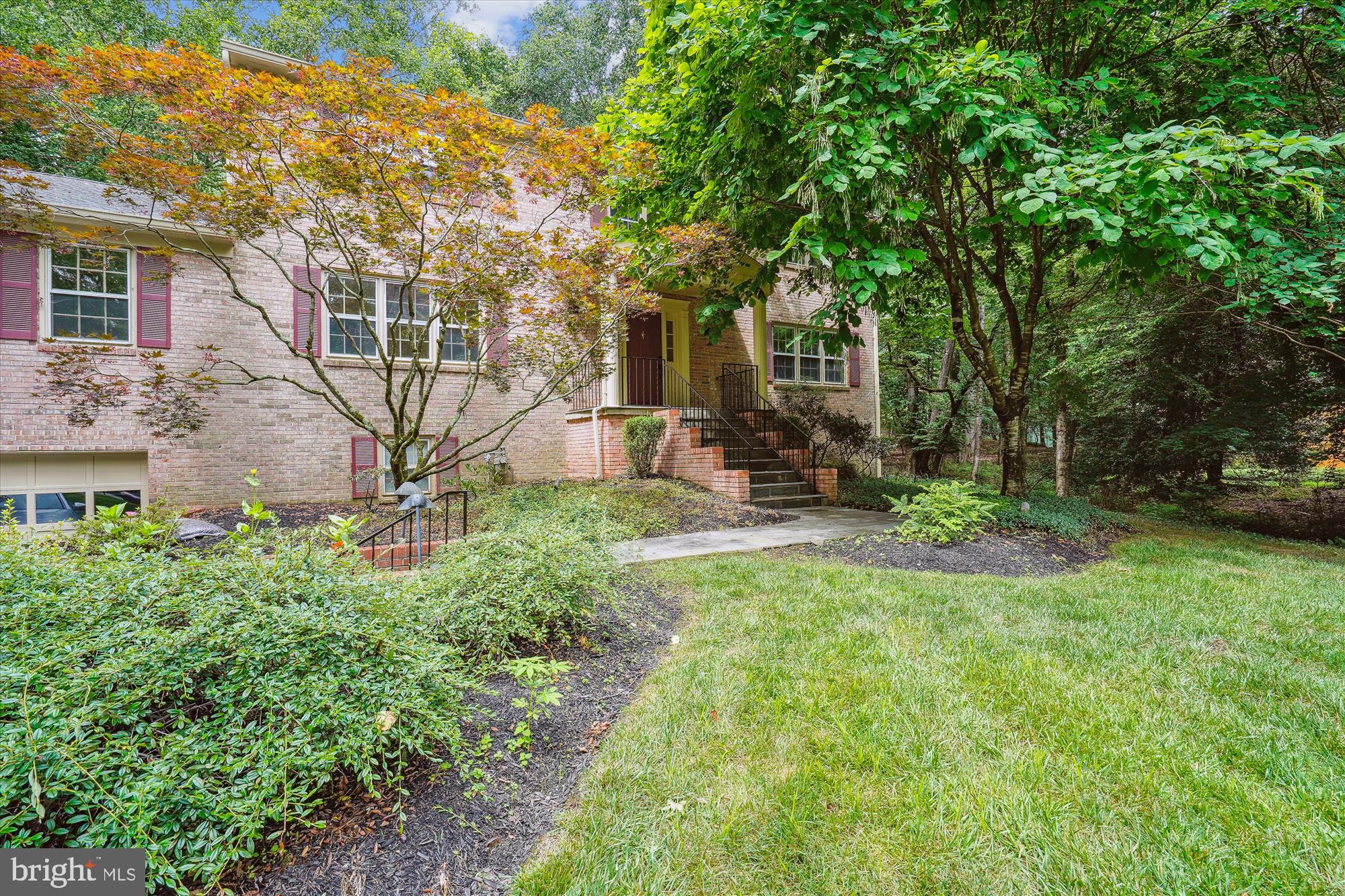 7621 Burford Dr